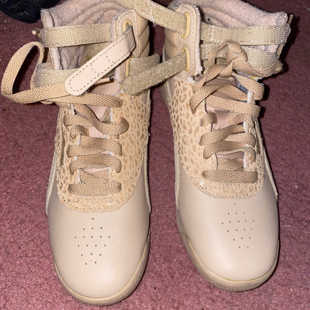 Reebok Freestyle Hi-Top Sneakers Beige with Leopard Print High-Top Sz 7